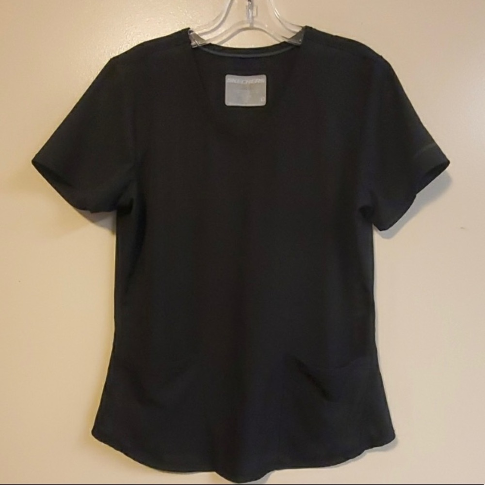 Black medium Sketcher’s scrub top